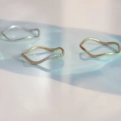 Aria - 18Ct Gold, Plain Gold Wave Ring^The Alkemistry Flash Sale