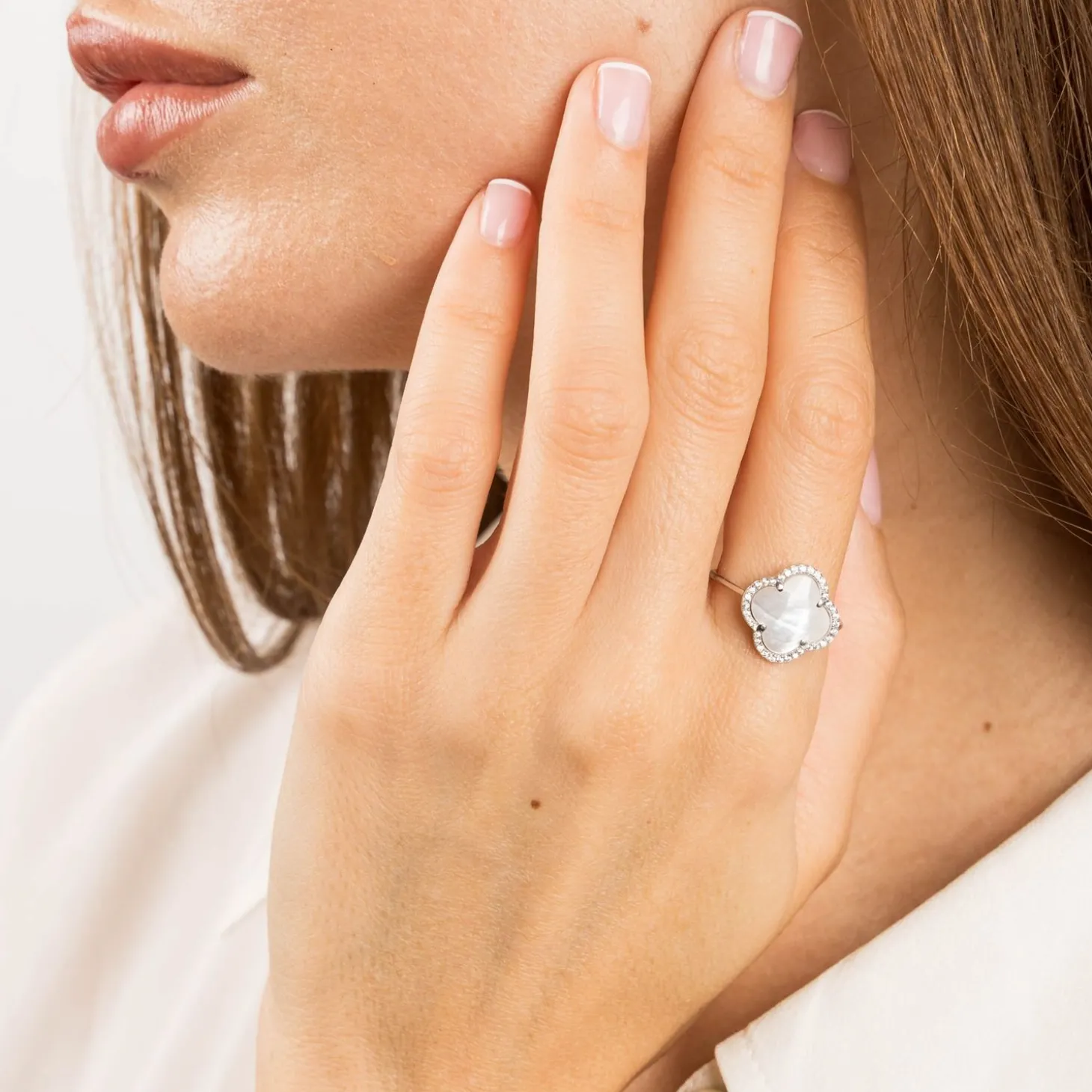 Morganne Bello 18Ct White Gold Victoria Clover Diamond Mother Of Pearl Ring^The Alkemistry Shop