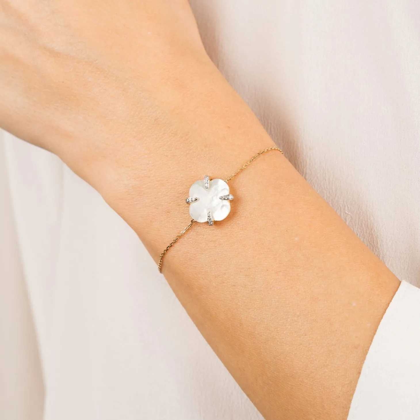 Morganne Bello 18Cy Yellow Gold Victoria Mother Of Pearl Claw Diamond Bracelet^The Alkemistry Shop