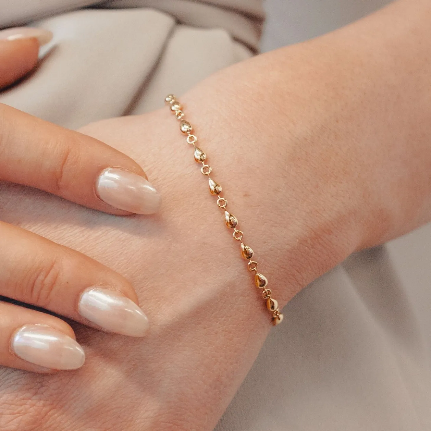 Nude Shimmer - 18Ct Gold, Medium Pear Tennis Bracelet^The Alkemistry Sale