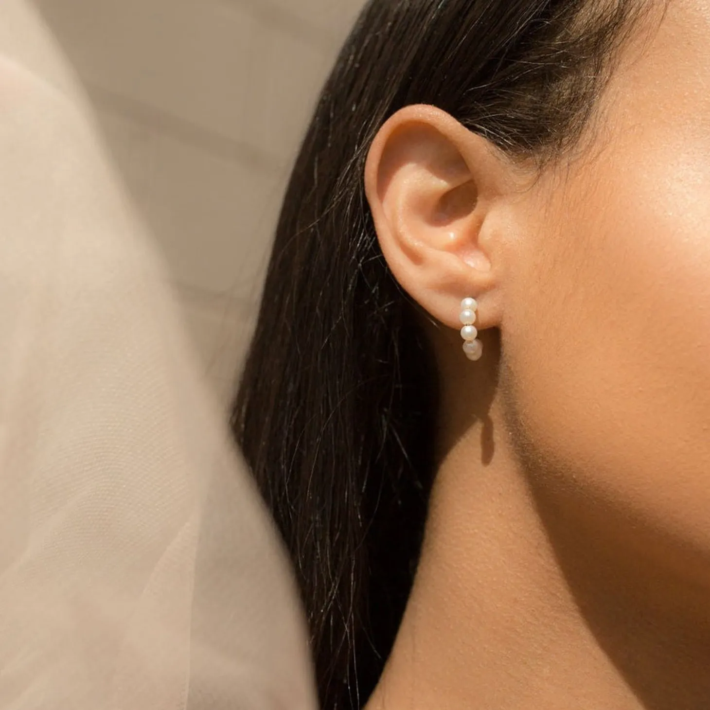 Poppy Finch 14Ct Yellow Gold Mini Baby Pearl Hoop Earrings (Pair)^The Alkemistry Sale