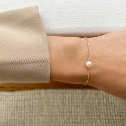 Poppy Finch 14Ct Yellow Gold Oval Pearl Chain Bracelet^The Alkemistry Shop