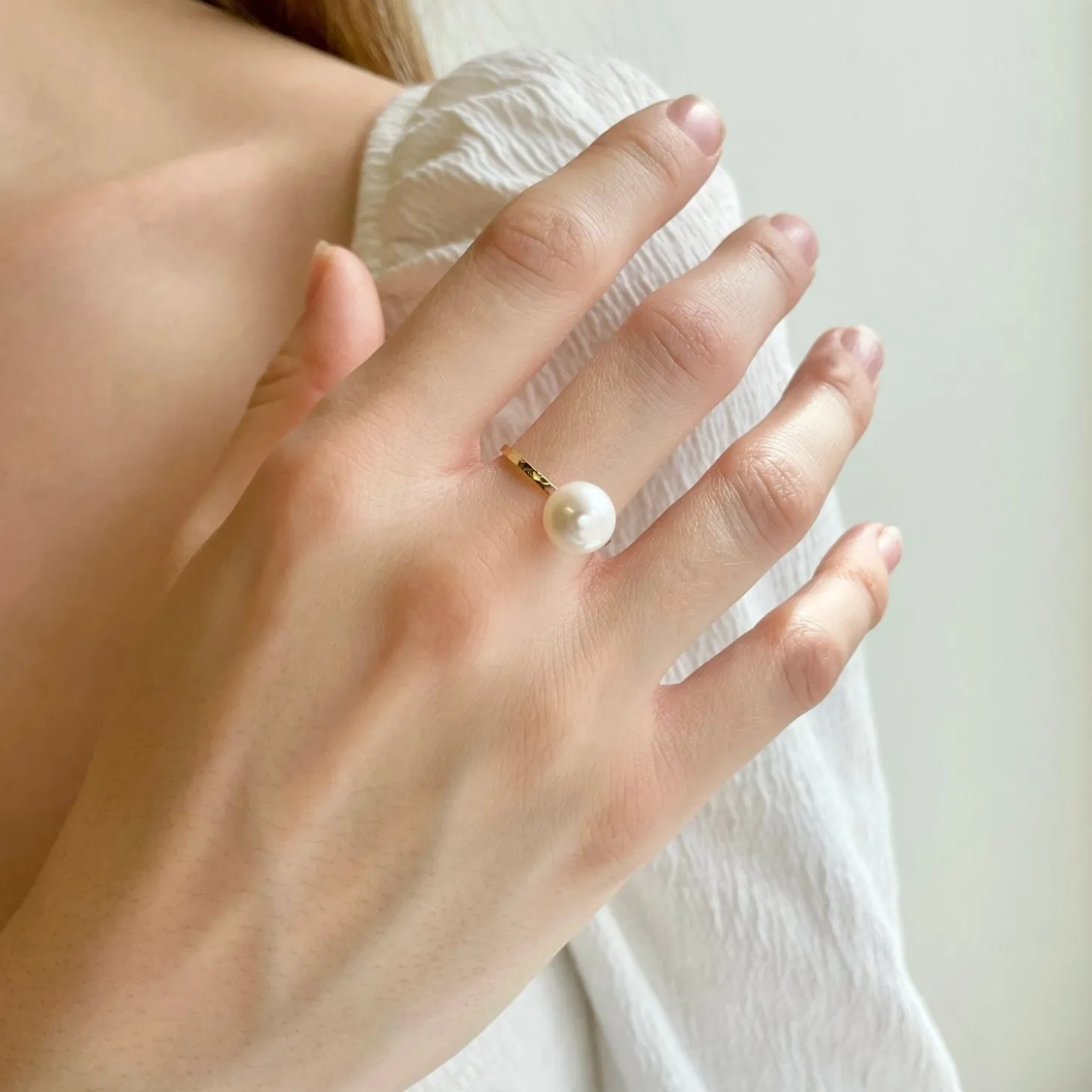Poppy Finch 14Ct Yellow Gold Large Pearl Hammered Ring^The Alkemistry Cheap