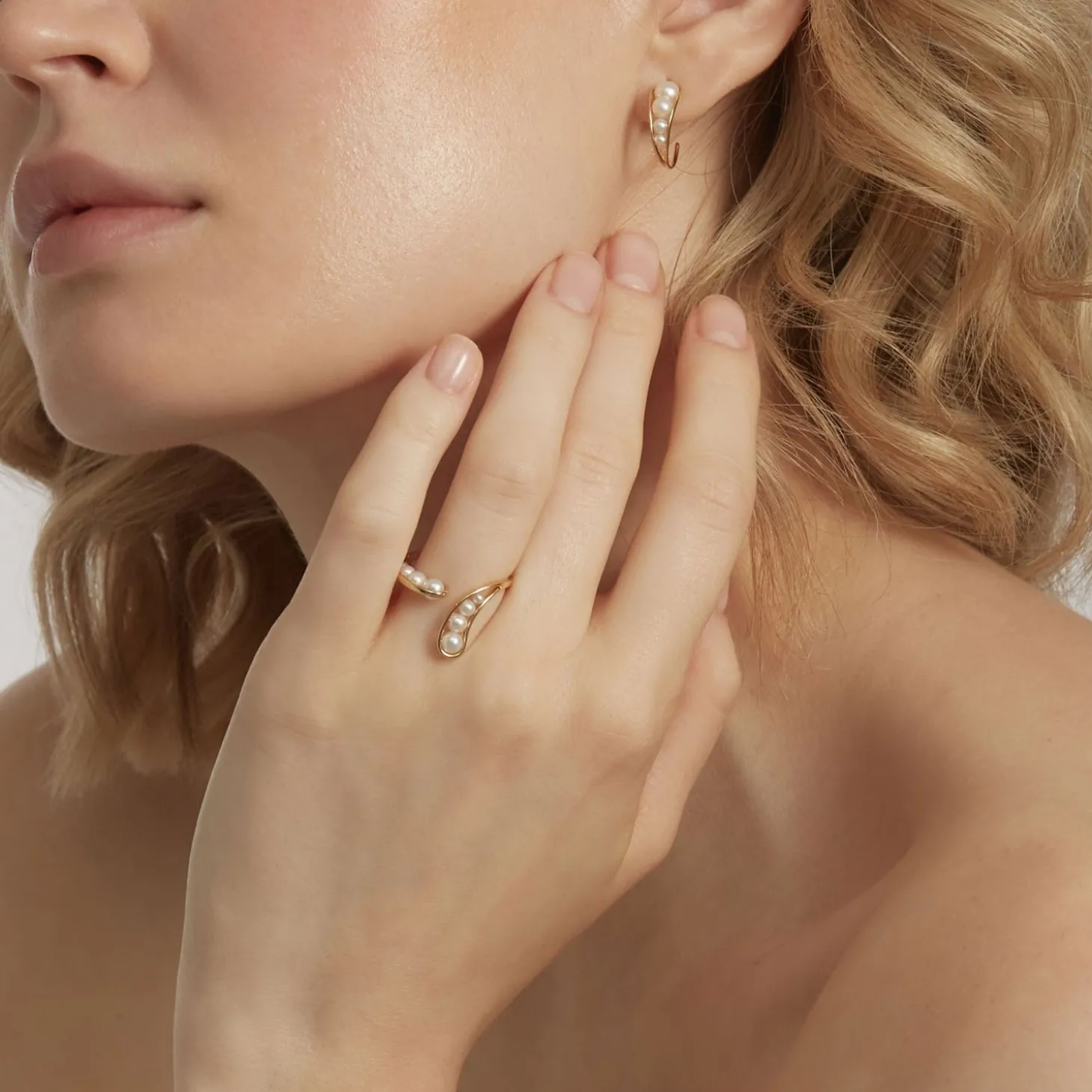 Ruifier 18Ct Yellow Gold Morning Dew Droplet 8 Pearl Ring^The Alkemistry New